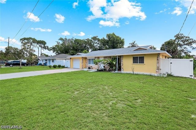 27051 Edgewood ST, Bonita Springs, FL 34135