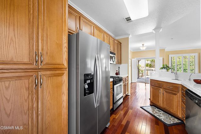 1325 Ashton Park Lane, Newbury Park, CA 91320