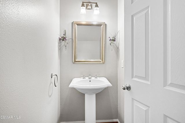 1325 Ashton Park Lane, Newbury Park, CA 91320
