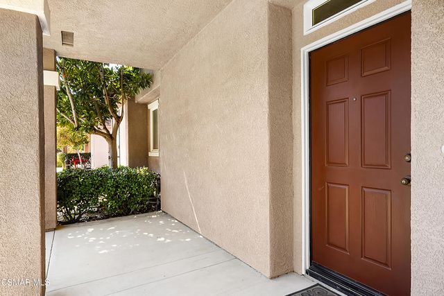 1325 Ashton Park Lane, Newbury Park, CA 91320