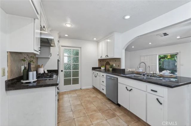 1153 Menlo Avenue, Clovis, CA 93612