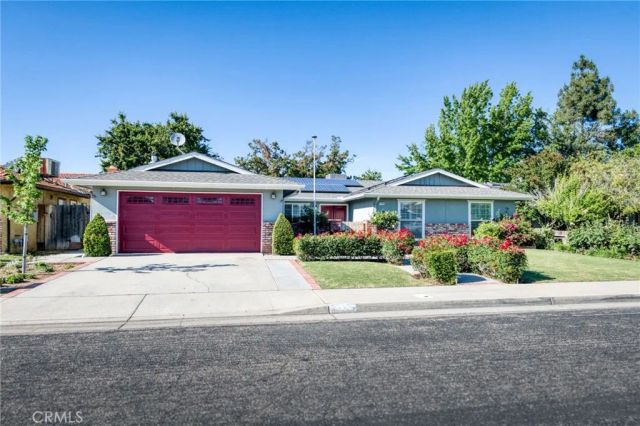 1153 Menlo Avenue, Clovis, CA 93612