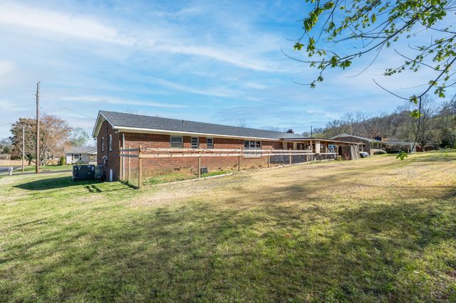 1307 Carroll Dr, Pulaski, TN 38478