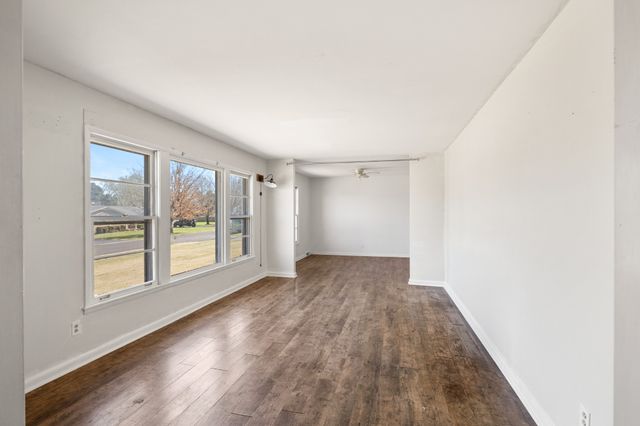 1307 Carroll Dr, Pulaski, TN 38478