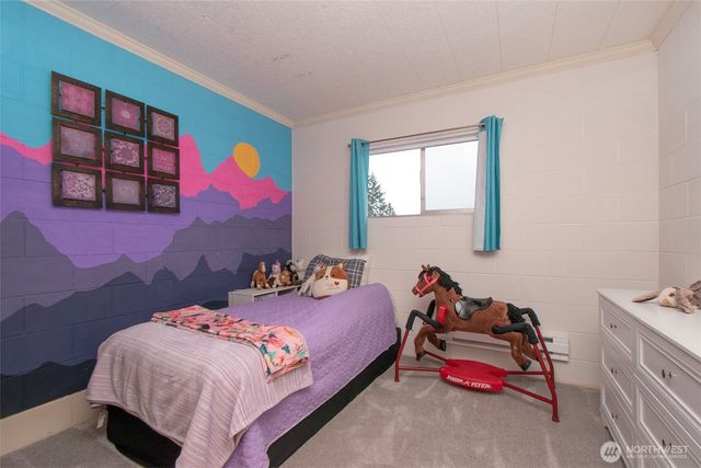 163 Cliff Robinson Lane, Sequim, WA 98382