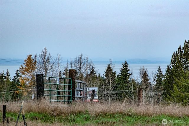 163 Cliff Robinson Lane, Sequim, WA 98382