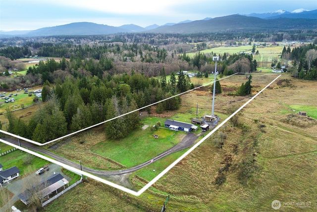 163 Cliff Robinson Lane, Sequim, WA 98382