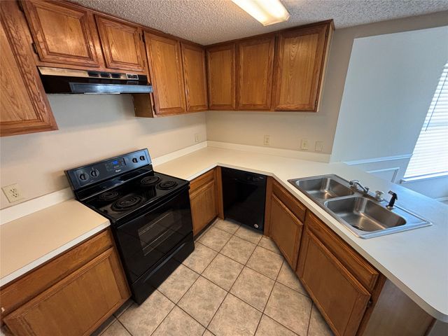 6421 Nellie Drive, Arlington, TX 76002