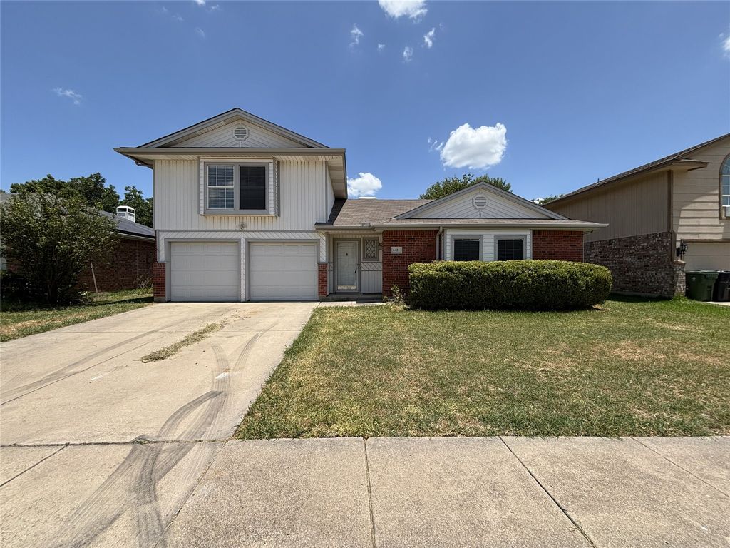 6421 Nellie Drive, Arlington, TX 76002