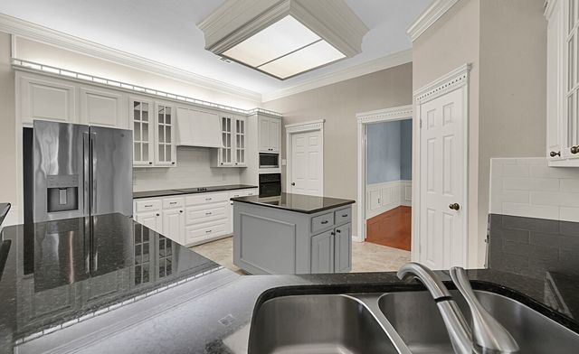 75 Sugar Creek Place, Woodway, TX 76712