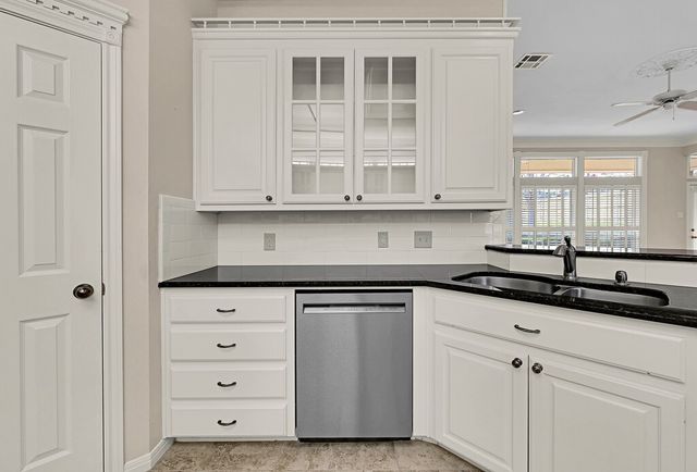 75 Sugar Creek Place, Woodway, TX 76712