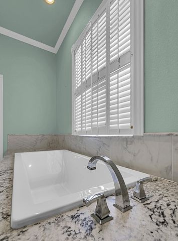 75 Sugar Creek Place, Woodway, TX 76712