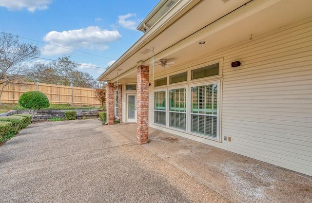 75 Sugar Creek Place, Woodway, TX 76712