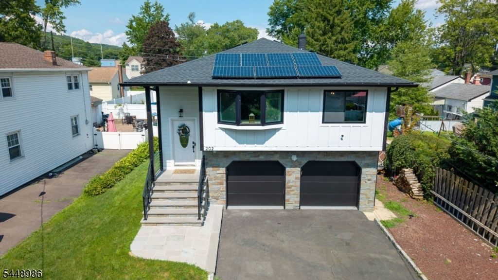 202 Tuttle St, Green Brook Twp., NJ 08812 — exterior