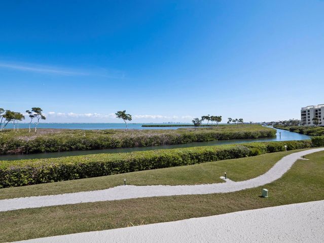 2016 HARBOURSIDE DRIVE 317, Longboat Key, FL 34228