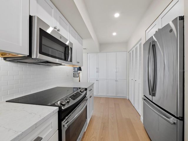 2016 HARBOURSIDE DRIVE 317, Longboat Key, FL 34228