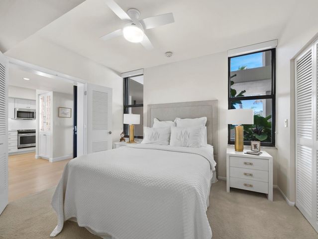 2016 HARBOURSIDE DRIVE 317, Longboat Key, FL 34228