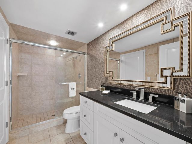 2016 HARBOURSIDE DRIVE 317, Longboat Key, FL 34228