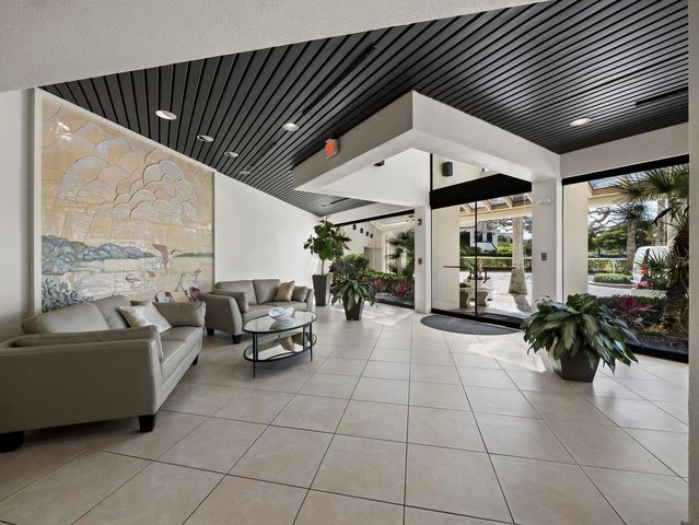 2016 HARBOURSIDE DRIVE 317, Longboat Key, FL 34228