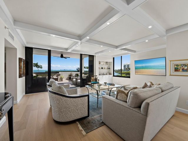 2016 HARBOURSIDE DRIVE 317, Longboat Key, FL 34228