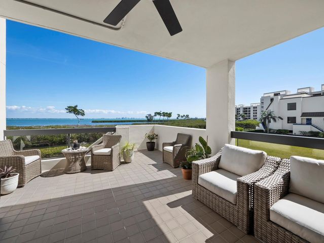 2016 HARBOURSIDE DRIVE 317, Longboat Key, FL 34228