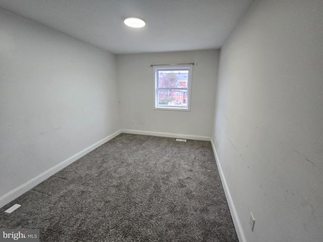 3213 LEIGHTON AVE, Baltimore, MD 21215