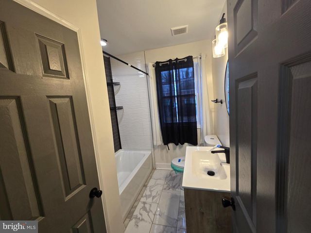 3213 LEIGHTON AVE, Baltimore, MD 21215