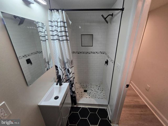 3213 LEIGHTON AVE, Baltimore, MD 21215