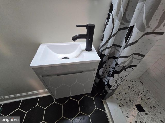 3213 LEIGHTON AVE, Baltimore, MD 21215