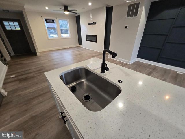 3213 LEIGHTON AVE, Baltimore, MD 21215