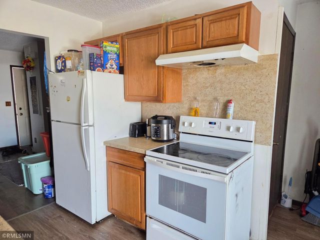 601 10th Avenue S, Hopkins, MN 55343