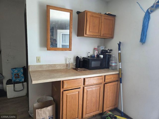 601 10th Avenue S, Hopkins, MN 55343