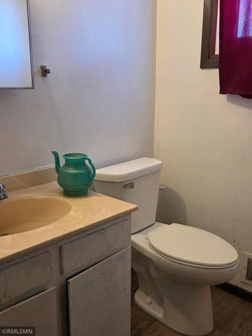 601 10th Avenue S, Hopkins, MN 55343