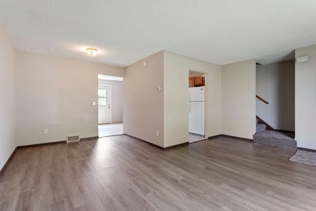 601 10th Avenue S, Hopkins, MN 55343