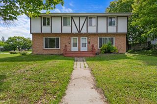 601 10th Avenue S, Hopkins, MN 55343