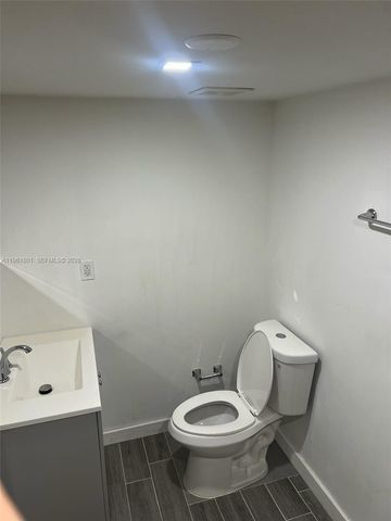 252 E 36th St A, Hialeah, FL 33013