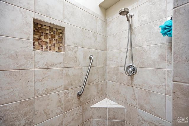 6925 Aztec Way, Bakersfield, CA 93308