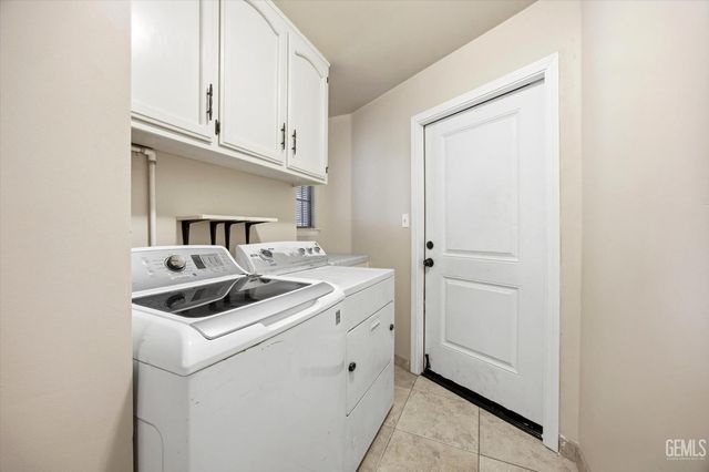 6925 Aztec Way, Bakersfield, CA 93308