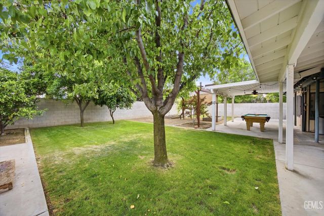 6925 Aztec Way, Bakersfield, CA 93308