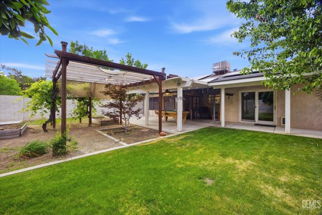 6925 Aztec Way, Bakersfield, CA 93308