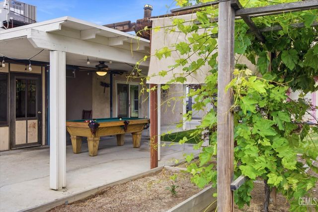 6925 Aztec Way, Bakersfield, CA 93308