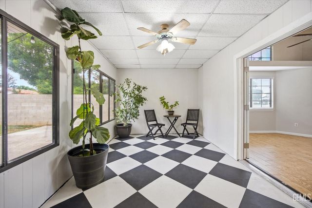 6925 Aztec Way, Bakersfield, CA 93308