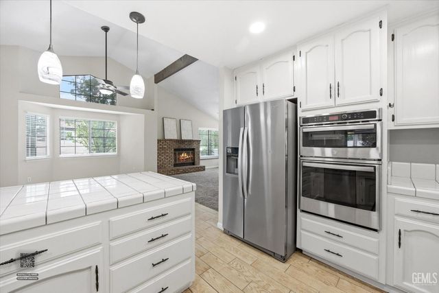 6925 Aztec Way, Bakersfield, CA 93308