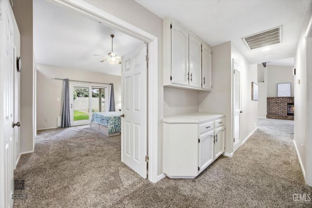 6925 Aztec Way, Bakersfield, CA 93308