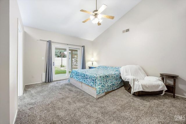 6925 Aztec Way, Bakersfield, CA 93308