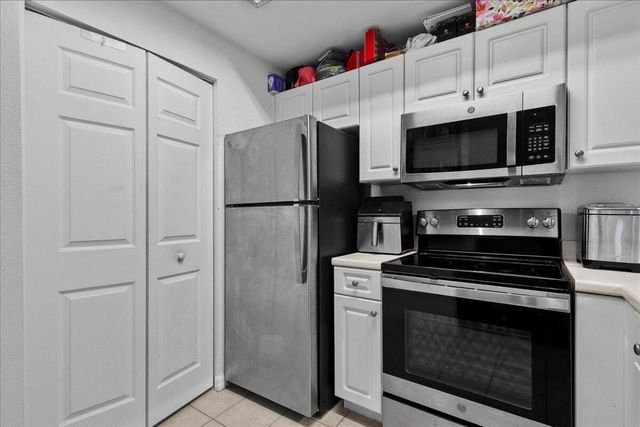 2804 Sarento Place 303, Palm Beach Gardens, FL 33410