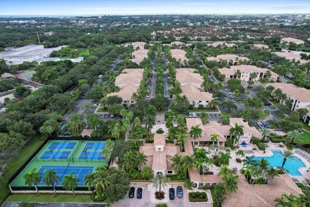 2804 Sarento Place 303, Palm Beach Gardens, FL 33410