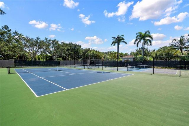 2804 Sarento Place 303, Palm Beach Gardens, FL 33410