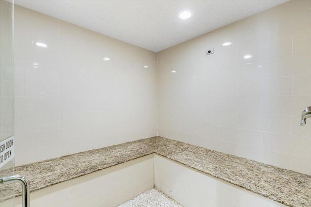 2804 Sarento Place 303, Palm Beach Gardens, FL 33410