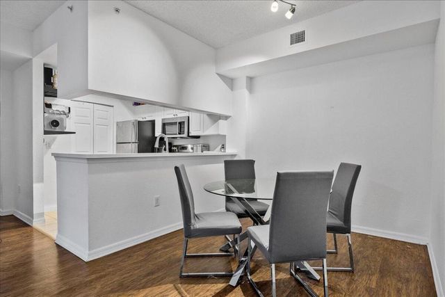 2804 Sarento Place 303, Palm Beach Gardens, FL 33410